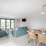 2 Bed In Marishes Oc-l32535 Vakantiehuis *