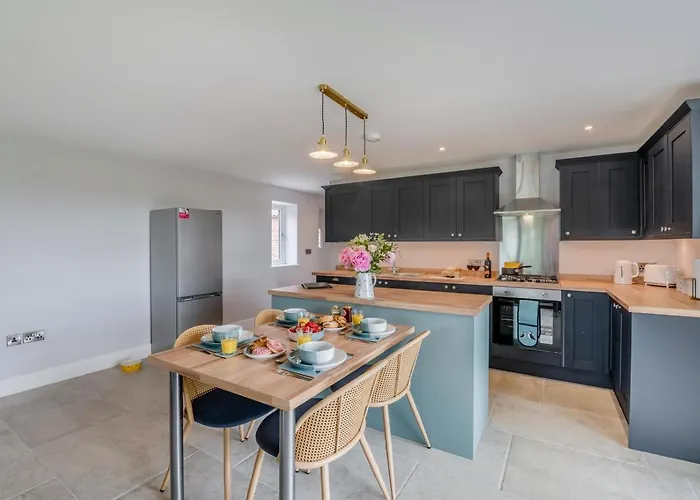 2 Bed In Marishes Oc-l32535