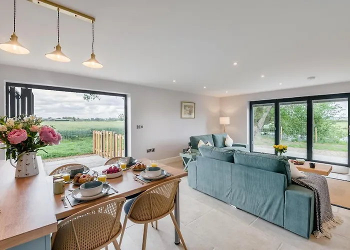 2 Bed In Marishes Oc-l32535