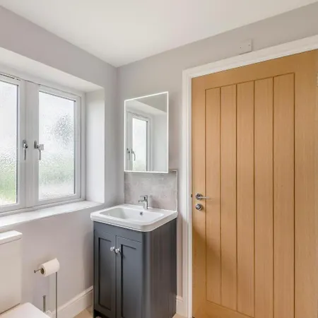 2 Bed In Marishes Oc-l32535